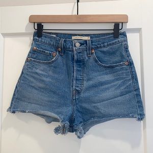 Levi’s Ribcage Denim Shorts (Size: 27)
